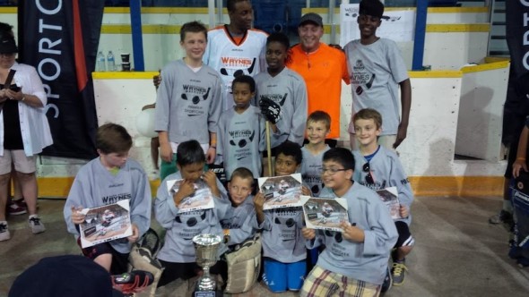 Wayne Simmonds with the tournament winning Team Grey!