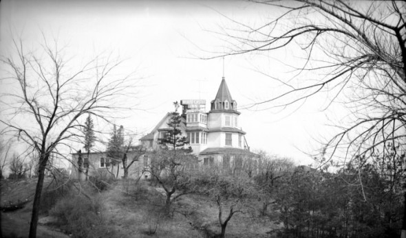 The former Trout home became known as the White Castle Inn. Photo from 1952.